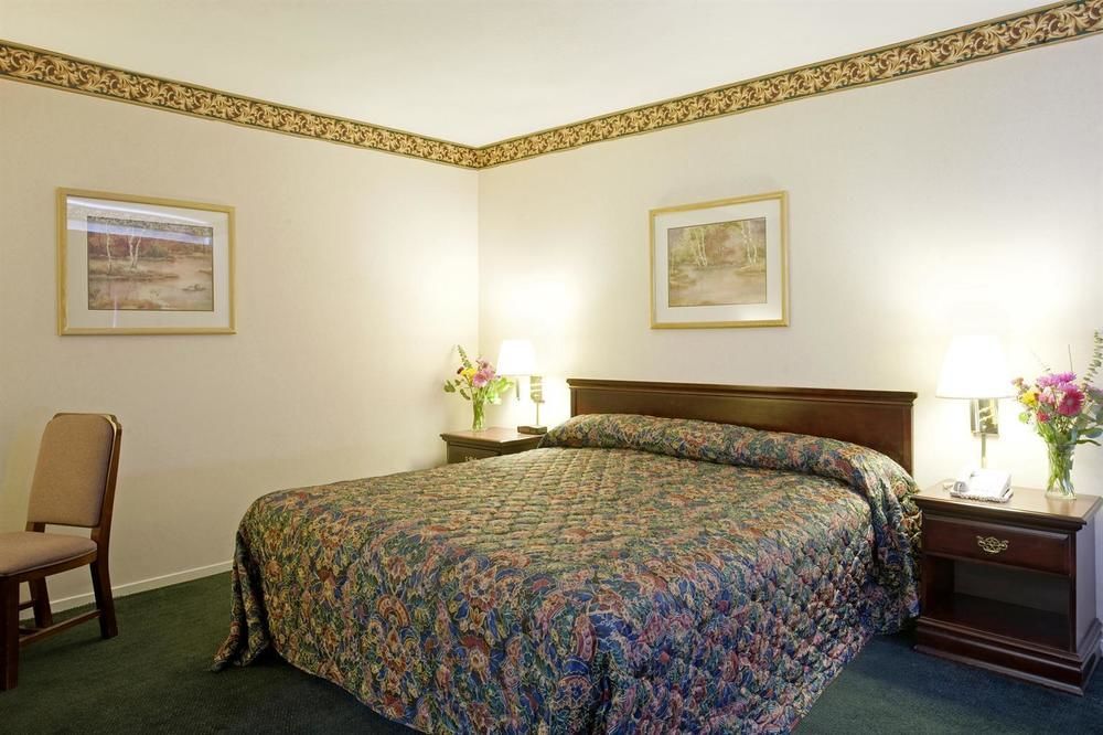 Americas Best Value Inn - Sky Ranch Palo Alto Bagian luar foto